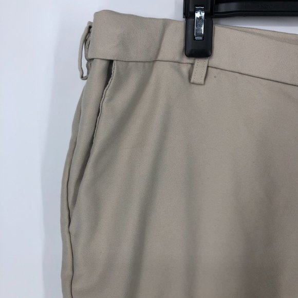 Dockers Golf Shorts Size 40 Mens Flat Front Chino Casual Khaki - Picture 3 of 6